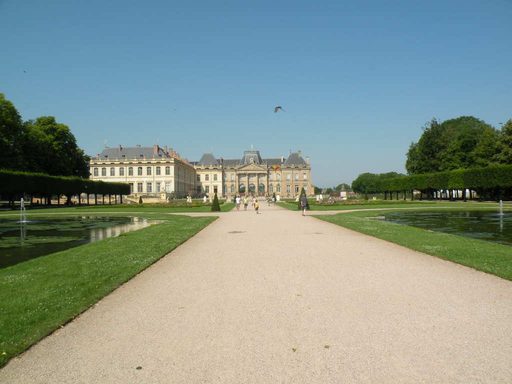  vue d'ensemble du château depuis le parc